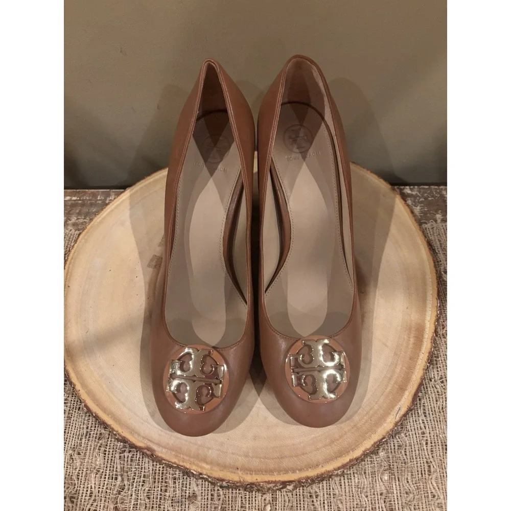 Tory Burch‎ Janey 85 MM Pump Royal Tan Leather 10.5 Block Heel Gold Logo